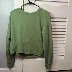Long sleeve green crop